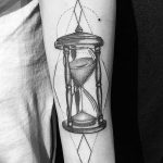 фото тату песочные часы от 21.10.2017 №050 - tattoo hourglass - tatufoto.com