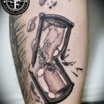 фото тату песочные часы от 21.10.2017 №079 - tattoo hourglass - tatufoto.com
