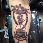 фото тату песочные часы от 21.10.2017 №111 - tattoo hourglass - tatufoto.com