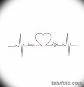 Фото тату: татуировка пульса, между пиками которого расположена надпись "Love & Life", выполненная черными чернилами.