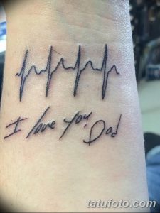 Фото татуировки на предплечье, изображающей линию пульса и надпись "I love you, Dad". Трогательный рисунок татуировки, посвященный отцу.