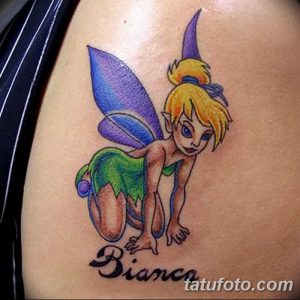 Фото тату с изображением феи Tinkerbell из мультфильма, с подписью "Bianca". Яркий рисунок татуировки в мультяшном стиле.
