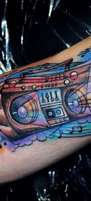 фото татуировка динамик и магнитофон от 11.10.2017 №027 — tattoo speaker — tatufoto.com