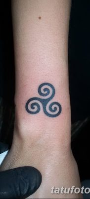 фото татуировка триксель от 23.10.2017 №015 — triksel tattoo — tatufoto.com