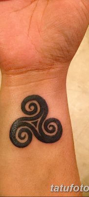 фото татуировка триксель от 23.10.2017 №025 — triksel tattoo — tatufoto.com