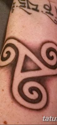 фото татуировка триксель от 23.10.2017 №047 — triksel tattoo — tatufoto.com