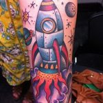 что означает татуировка ракета. Смотреть фото что означает татуировка ракета. Смотреть картинку что означает татуировка ракета. Картинка про что означает татуировка ракета. Фото что означает татуировка ракета