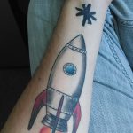 что означает татуировка ракета. Смотреть фото что означает татуировка ракета. Смотреть картинку что означает татуировка ракета. Картинка про что означает татуировка ракета. Фото что означает татуировка ракета