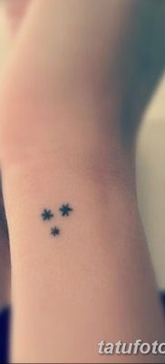 фото тату звездочки на руке от 21.12.2017 №018 — tattoo stars on hand — tatufoto.com