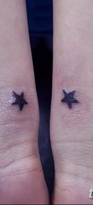 фото тату звездочки на руке от 21.12.2017 №029 — tattoo stars on hand — tatufoto.com
