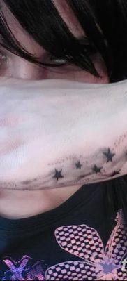 фото тату звездочки на руке от 21.12.2017 №047 — tattoo stars on hand — tatufoto.com