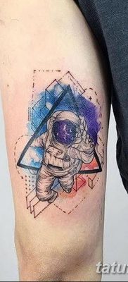 фото тату космонавт от 25.12.2017 №004 — cosmonaut tattoo — tatufoto.com