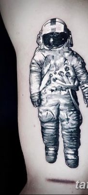 фото тату космонавт от 25.12.2017 №048 — cosmonaut tattoo — tatufoto.com