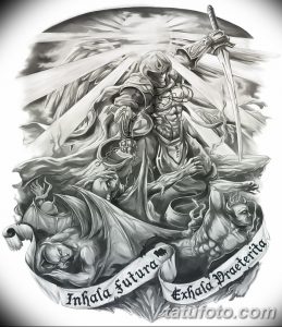 Фото эскиза татуировки архангела Михаила с латинской надписью 'Inhala futura, Exhala praeterita'. Рисунок выполнен в черно-белой гамме.
