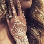 фото Белое мехенди от 13.01.2018 №060 - White mehendi - tatufoto.com