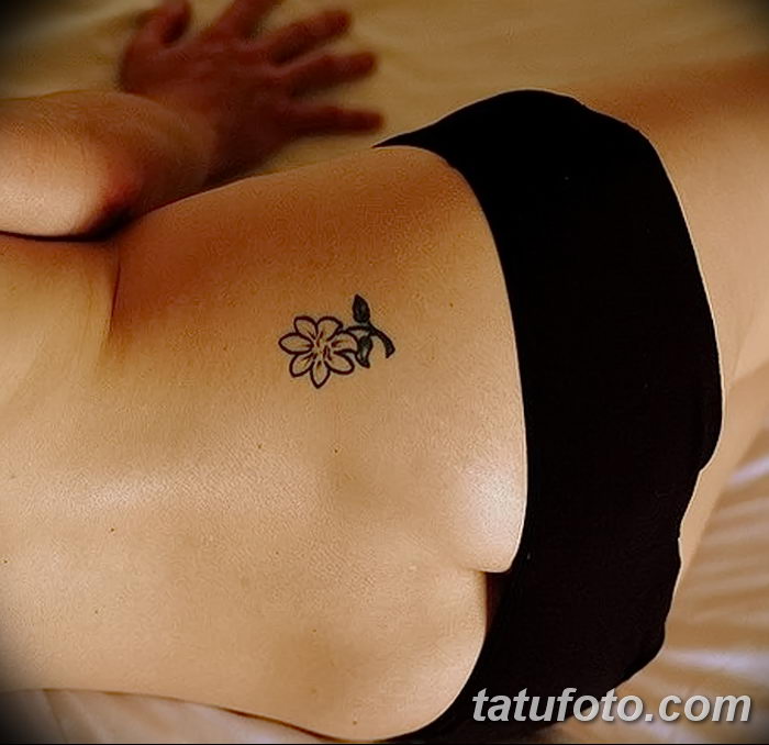 фото Маленькие тату для девушек от 26.01.2018 №094 - Little tattoos for girls - tatufoto.com