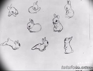 Коллекция черно-белых эскизов татуировок с изображением кроликов в разных позах. Идеально для вдохновения и выбора дизайна.