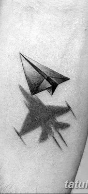 фото тату Бумажный самолетик от 23.01.2018 №006 — tattoo Paper airplane — tatufoto.com