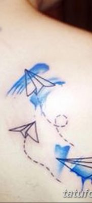 фото тату Бумажный самолетик от 23.01.2018 №017 — tattoo Paper airplane — tatufoto.com