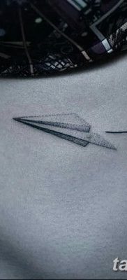 фото тату Бумажный самолетик от 23.01.2018 №018 — tattoo Paper airplane — tatufoto.com
