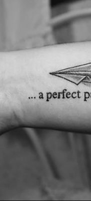 фото тату Бумажный самолетик от 23.01.2018 №045 — tattoo Paper airplane — tatufoto.com