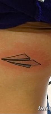 фото тату Бумажный самолетик от 23.01.2018 №075 — tattoo Paper airplane — tatufoto.com