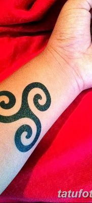фото тату трискели от 09.01.2018 №049 — triskelion tattoo — tatufoto.com