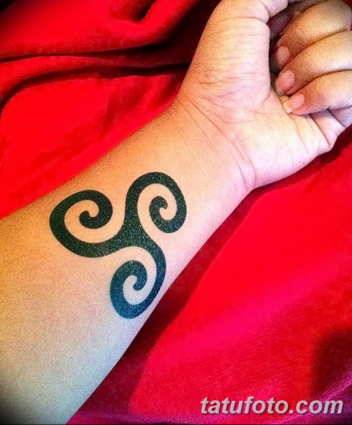 фото тату трискели от 09.01.2018 №049 - triskelion tattoo - tatufoto.com
