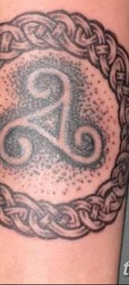 фото тату трискели от 09.01.2018 №081 — triskelion tattoo — tatufoto.com