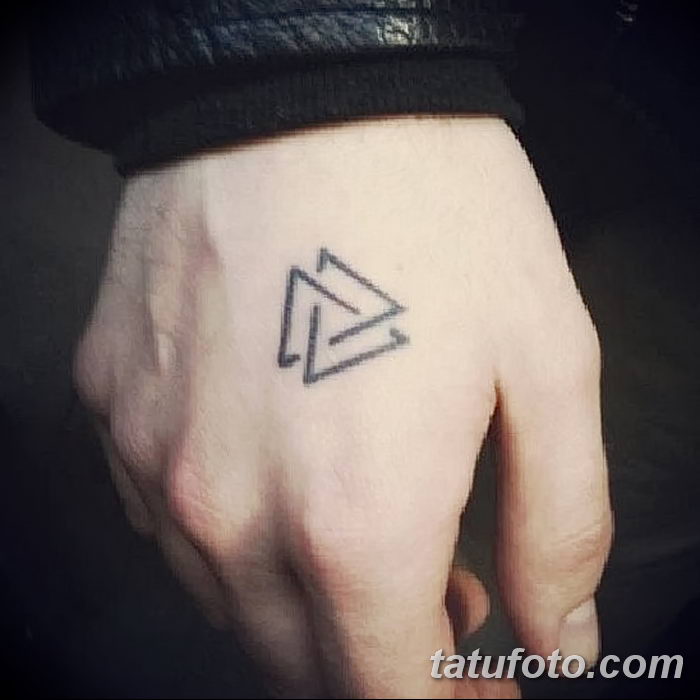 Что означает татуировка «треугольник»
