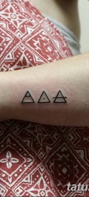 фото Значение тату три треугольника от 13.02.2018 №030 — three triangle tatto — tatufoto.com