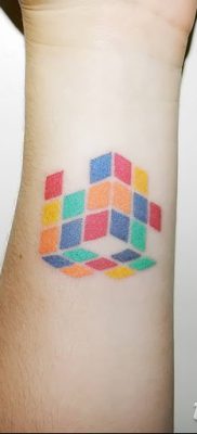 фото тату Кубик Рубика от 24.02.2018 №003 — tattoo Rubik’s Cube — tatufoto.com