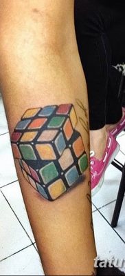 фото тату Кубик Рубика от 24.02.2018 №062 — tattoo Rubik’s Cube — tatufoto.com