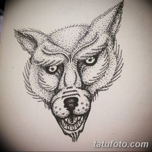 Фото татуировки волка, выполненной в технике pointillism (точечная техника). Рисунок состоит из множества точек, создающих изображение.