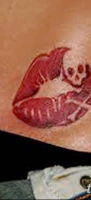 фото тату поцелуй от 21.02.2018 №044 — tattoo kiss — tatufoto.com