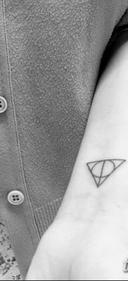 фото тату треугольник и круг от 21.04.2018 №029 — triangle and circle tattoo — tatufoto.com