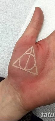 фото тату треугольник и круг от 21.04.2018 №045 — triangle and circle tattoo — tatufoto.com