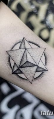 фото тату треугольник и круг от 21.04.2018 №047 — triangle and circle tattoo — tatufoto.com