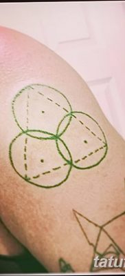 фото тату треугольник и круг от 21.04.2018 №065 — triangle and circle tattoo — tatufoto.com