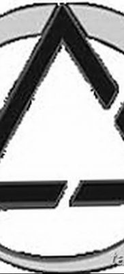 фото тату треугольник и круг от 21.04.2018 №074 — triangle and circle tattoo — tatufoto.com