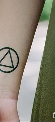 фото тату треугольник и круг от 21.04.2018 №083 — triangle and circle tattoo — tatufoto.com