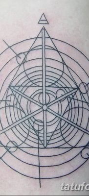 фото тату треугольник и круг от 21.04.2018 №086 — triangle and circle tattoo — tatufoto.com