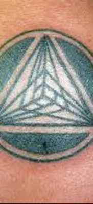фото тату треугольник и круг от 21.04.2018 №097 — triangle and circle tattoo — tatufoto.com