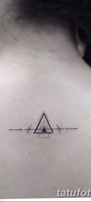 фото тату треугольник с линией от 16.04.2018 №004 — triangle tattoo with line — tatufoto.com