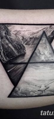 фото тату треугольник с линией от 16.04.2018 №005 — triangle tattoo with line — tatufoto.com