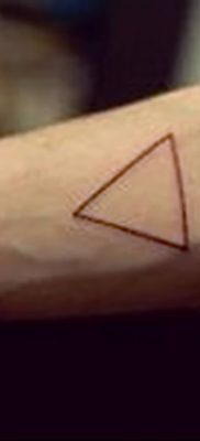 фото тату треугольник с линией от 16.04.2018 №015 — triangle tattoo with line — tatufoto.com