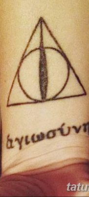 фото тату треугольник с линией от 16.04.2018 №019 — triangle tattoo with line — tatufoto.com