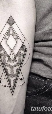 фото тату треугольник с линией от 16.04.2018 №042 — triangle tattoo with line — tatufoto.com