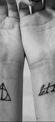 фото тату треугольник с линией от 16.04.2018 №047 — triangle tattoo with line — tatufoto.com