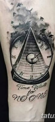 фото тату часы и пирамида от 08.05.2018 №007 — tattoo clock and pyramid — tatufoto.com